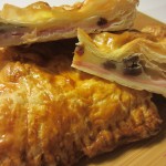 Empanada de dátiles, bacon y queso